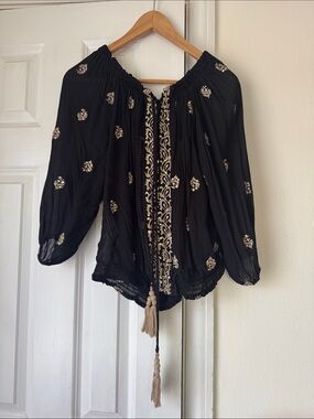 Miss June Paris black and gold off the shoulder tassel top size S